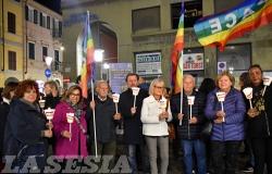 Vercelli: le immagini della fiaccolata per la pace