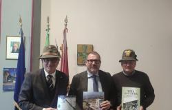 Vercelli: gli Alpini in visita alla Questura