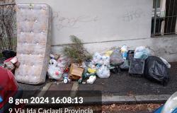 "Via Caciagli: rifiuti abbandonati direttamente in strada"