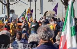 Trino: circa 300 persone alla manifestazione contro l'autocandidatura