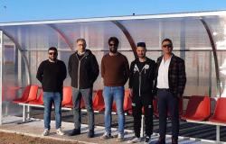 Nuove panchine al campo sportivo di Crescentino