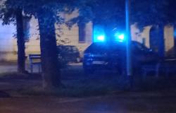 Uomo ferito forse da un coltello 