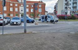 Donna investita in piazza Solferino