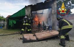 Ronsecco: garage in fiamme