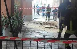 Livorno Ferraris: crolla una parte del soffitto del porticato