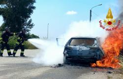 Vercelli: auto in fiamme in via Trino