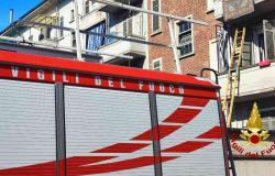 I Vigili del fuoco soccorrono una bambina
