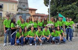 Trino: i ragazzi della leva 2006 festeggiano con una sfilata di moda