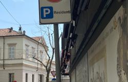 "Per noi residenti parcheggiare in centro è diventato un incubo"