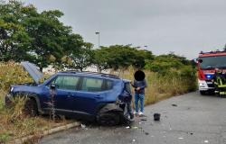 Vercelli: violento tamponamento tra due vetture, due feriti