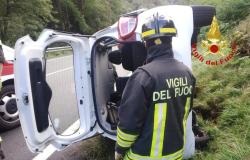 Balmuccia: auto si ribalta a bordo strada, feriti gli occupanti 