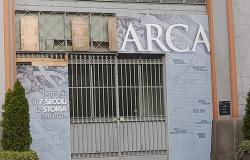 "Perchè l'insegna di Arca è così trascurata?". La replica: "Foto non recente"