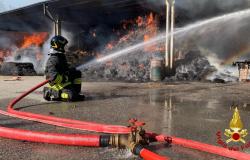 Cavaglià: incendio in un capannone 