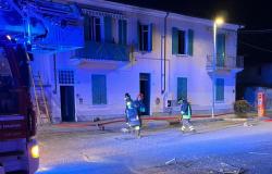 Pezzana: scoppio in una casa, vetri distrutti