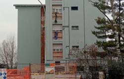 «Via Palli: 40 famiglie, da oltre un anno, in case umide e senza balconi»