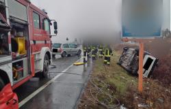 Vercelli: incidente in Tangenziale Ovest tra un'auto e un furgone
