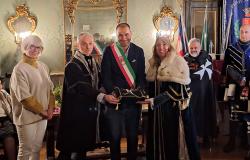 Trino: consegnate le chiavi a Capitano e Bella Castellana