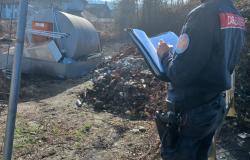 Abbandono e gestione illecita di rifiuti: 4 persone denunciate