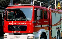 Cade in casa e non riesce a rialzarsi, intervengono i vigili del fuoco