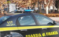 Perquisizioni nei confronti di 11 dipendenti pubblici 