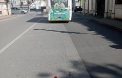 Bus fermo per probabile guasto elettrico