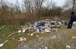 Casale Monferrato: abbandona rifiuti in zona Oltreponte, denunciato