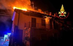 Costanzana: in fiamme il tetto di un'abitazione 