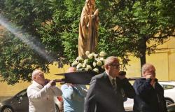 "Insieme a noi e alla reliquia di Bernadette"