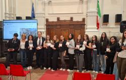 La Costituzione ai neo diciottenni degli istituti Cavour e Lanino