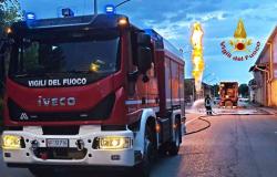 Serbatoio di un mezzo pesante da mettere in sicurezza: l’intervento dei Vigili del Fuoco