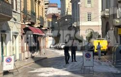 Un tratto di Corso Libertà chiuso al traffico per una perdita d'olio