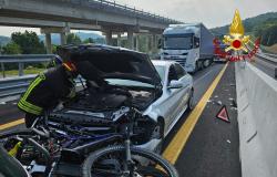 Alice Castello: tre auto coinvolte in uno scontro, due persone in ospedale 