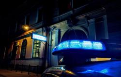 Vercelli: molesta gli avventori di alcuni locali e minaccia la vicina di casa 