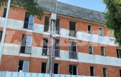 Cantieri, rondini e sogni a due ruote: l’estate a metà