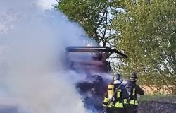 Livorno Ferraris: in fiamme un mezzo agricolo 