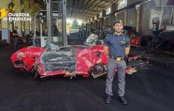 Confiscata e distrutta una falsa Ferrari