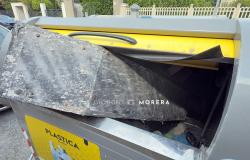 Dal bidone spunta... una "bara" 
