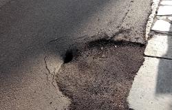 Via Vallotti: l'asfalto cede... di nuovo