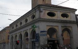 Il chiosco dell’edicola è stato spostato in piazza Martiri 