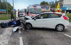 Roasio: scontro tra un'auto e una motocicletta 