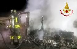Carisio: incendio di un camper sulla A4 