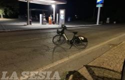 Santhià, bike sharing: bici a noleggio abbandonata in mezzo alla strada