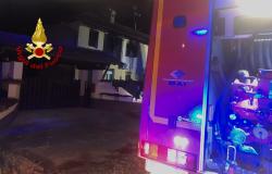 Incendio in un'abitazione, una persona ferita