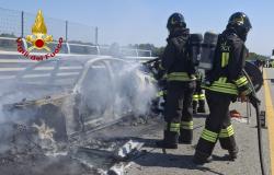 Alice Castello: auto in fiamme sulla A5
