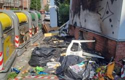 Via Monfalcone: "Rifiuti sul marciapiede, uno schifo"
