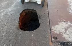 Si apre una "voragine" in via Vallotti