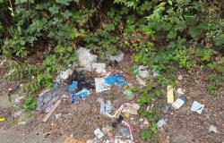 Discariche a cielo aperto in via Montebello
