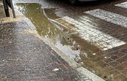 Vercelli, "piazza Roma: nuova è già rattoppata"