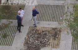 Stanno smantellando il "village": piazza indenne? 