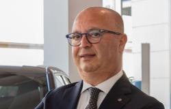 Dall’elettrico al diesel, dagli incentivi ai rincari e i tempi che cambiano
